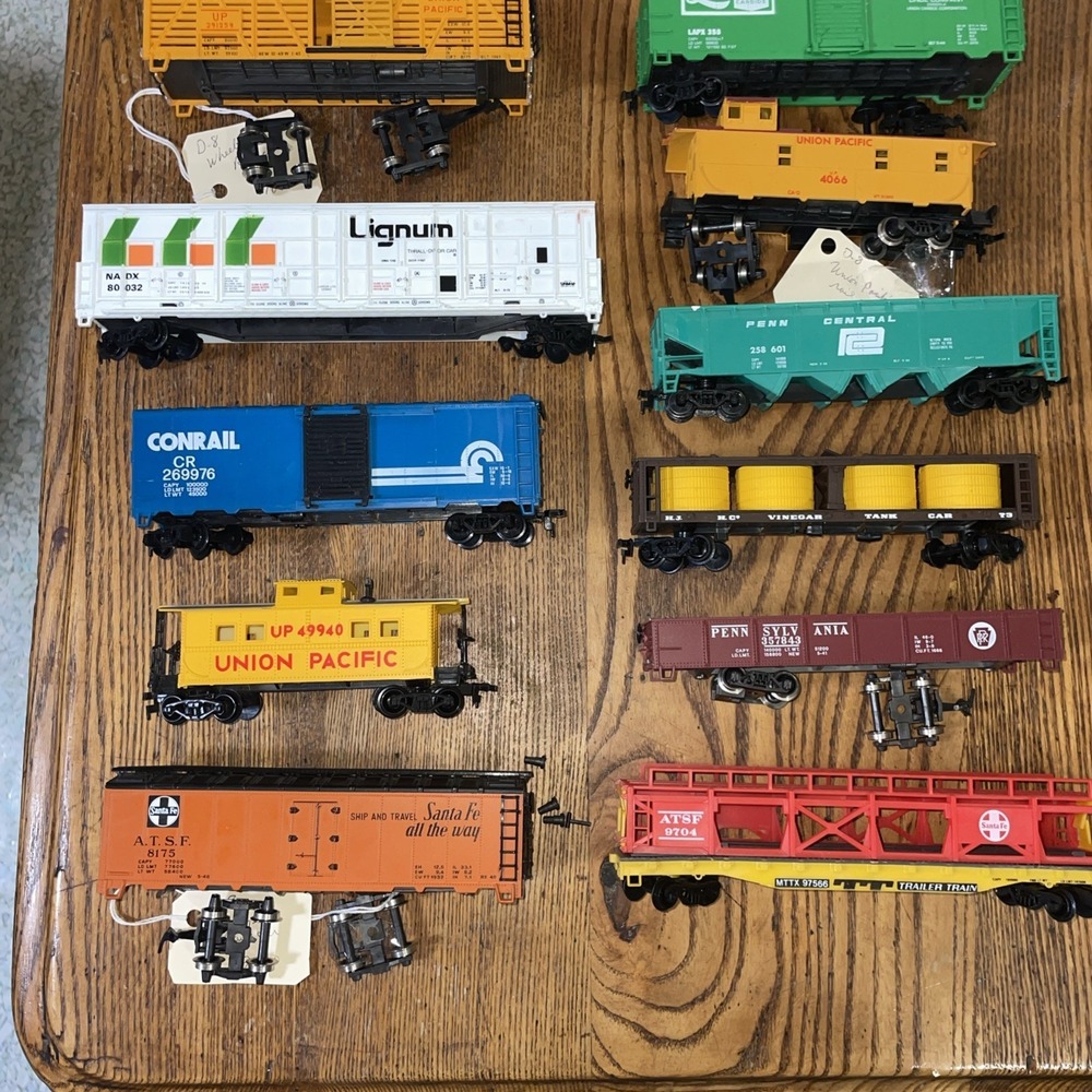 Great Variety Bundle Train Cars | HO & N Scale | Caboose Freight Rail Union Paci